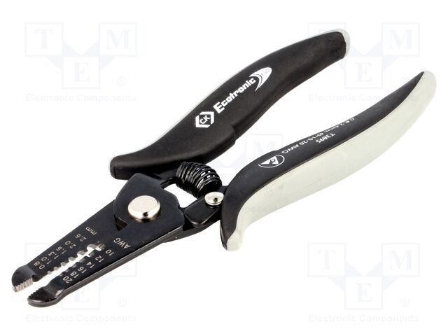 T3895